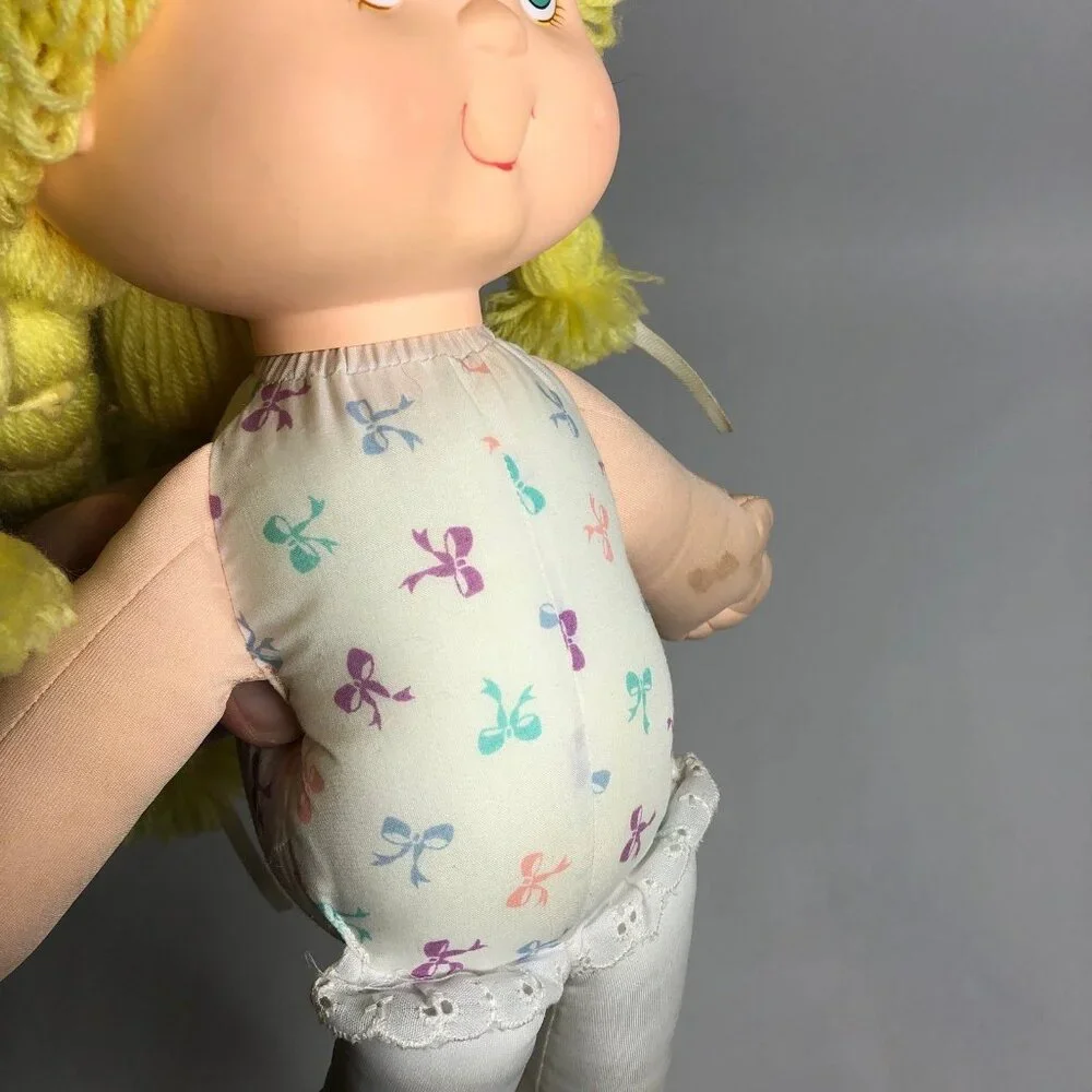 Vintage 1986 American Greetings Amtoy Blonde Tuggabows‎ Doll 18”